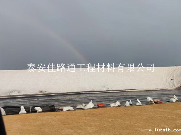 水产养殖防渗膜的接缝处须紧急处理 水产养殖防渗膜的接缝处须紧急处理