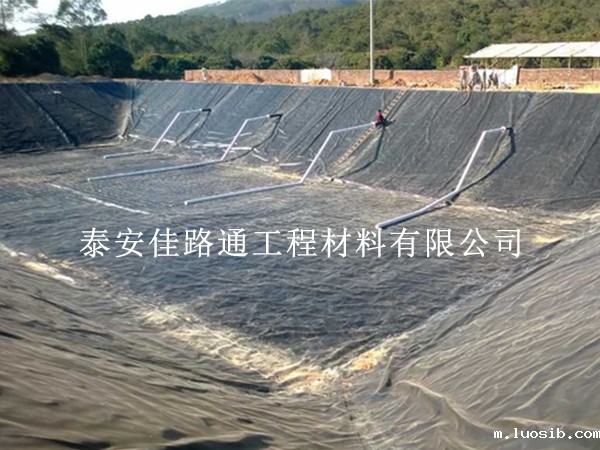 养殖防渗膜铺设:如何精准确定焊接方向 养殖防渗膜铺设:如何精准确定焊接方向