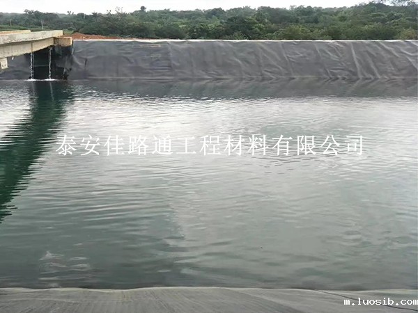 蓄水池防渗膜焊接怎么做到无缝?6 个技巧让焊缝滴水不漏 蓄水池防渗膜焊接怎么做到无缝?6 个技巧让焊缝滴水不漏