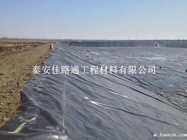 养殖防渗膜铺设时须要对焊接缝严格检测