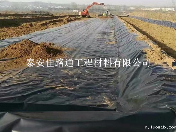 鱼塘防渗膜出现了溶解现象有哪些原因？