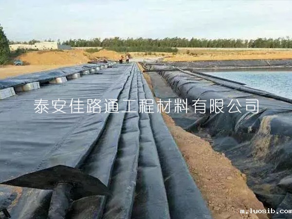 鱼塘防渗土工膜铺装须专注哪些技术要求？
