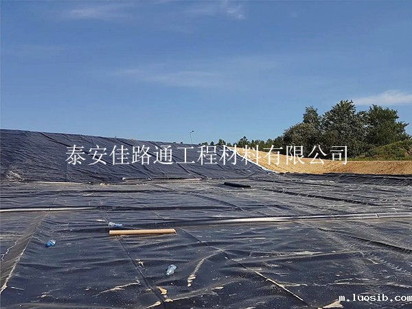 四季更迭下的养殖防渗土工膜铺设：应对之道，新颖视角
