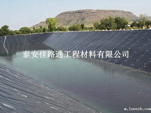 养殖防渗膜：黑色与白色的差异与应用奥秘