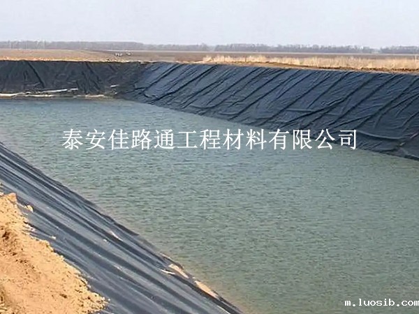 影响水产养殖防渗膜施工效率的关键因素