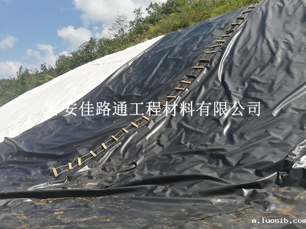 养殖防渗膜施工原则要求：守护水体安全，创新养殖环境