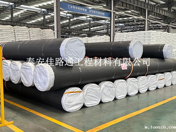 蓄水池防渗膜池底固定不松动！5 个技巧让膜材牢牢 “扎根”