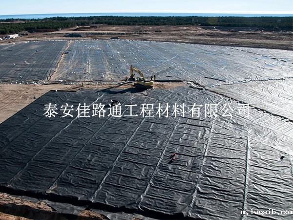 藕池防渗膜怕破损？这样回填保护才靠谱