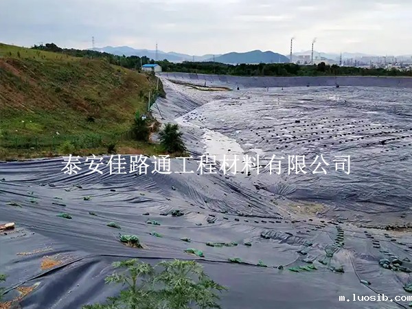 藕池防渗膜要新旧结合？这些方法能防漏