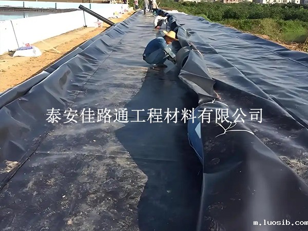 蓄水池防渗膜破损修补技巧：精准补漏，守护防渗长效